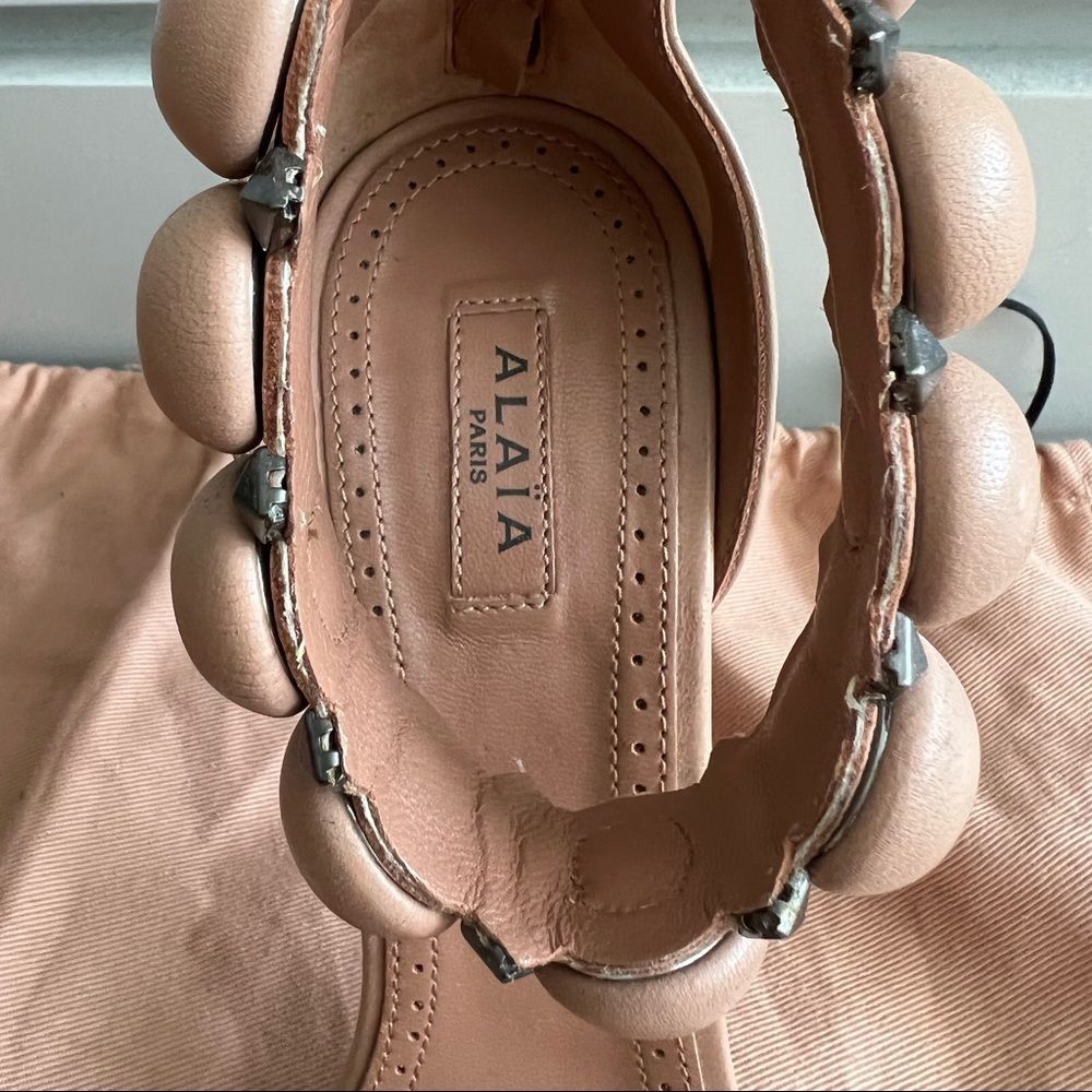 ALAIA BOMBE ANKLE-STRAP LEATHER SANDALS - Picture 7 of 9